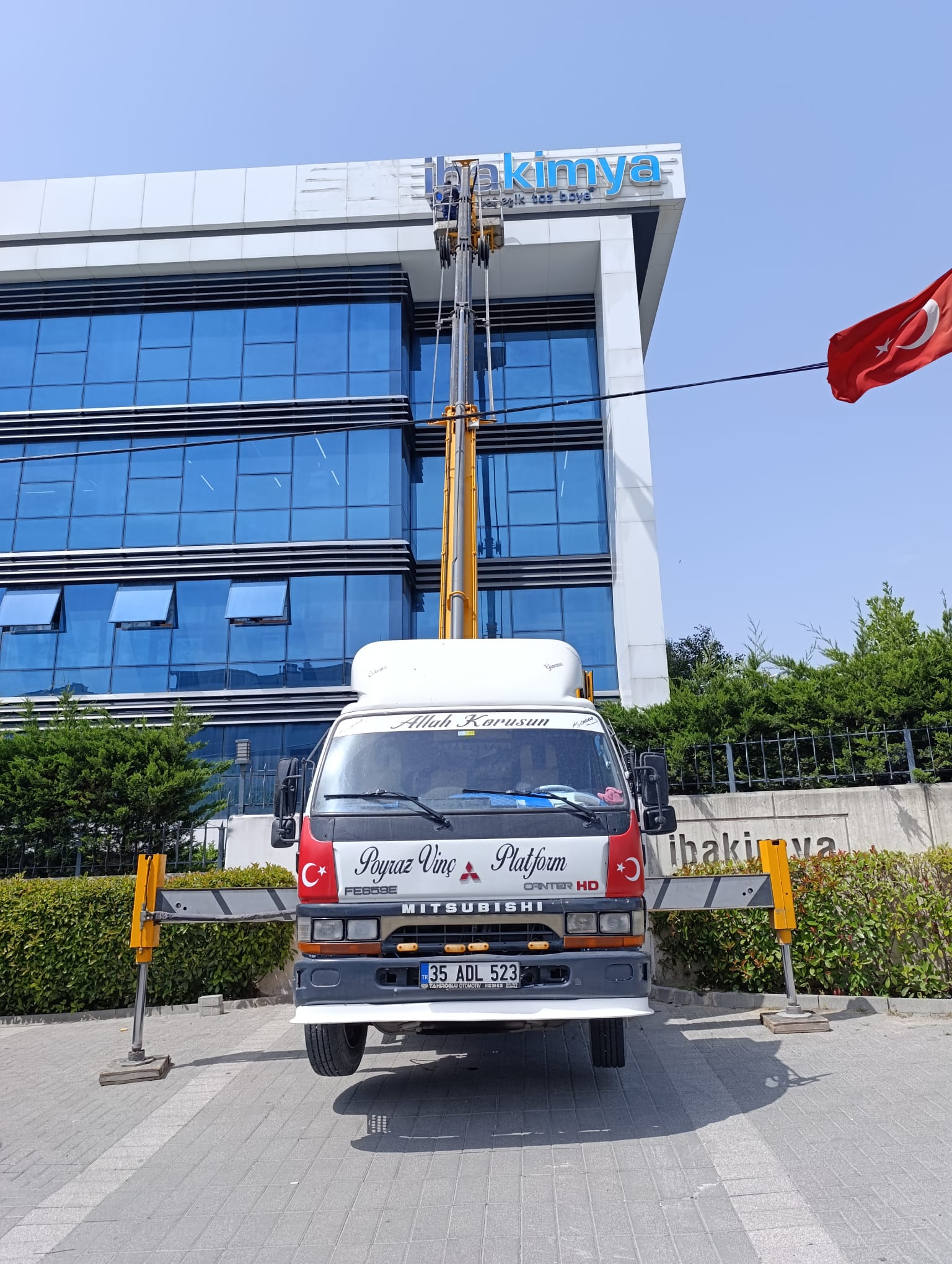 Esenyurt 30 tonluk vinç kiralama